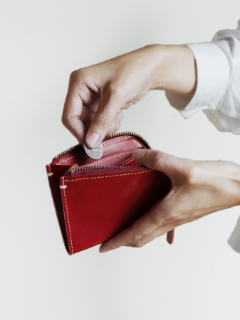 この夏だけのカラフルな“お楽しみ”！軽快なお出かけをかなえる、全6色