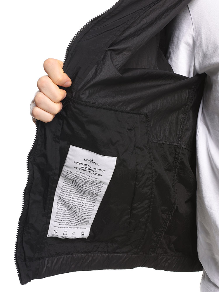 STONE ISLAND (ストーンアイランド) バックル付きフード ロゴパッチ