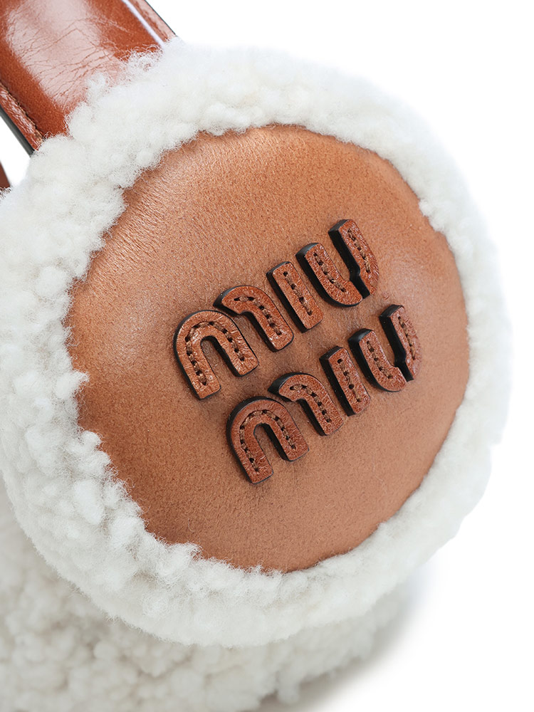 MIU MIU (ミュウミュウ) ロゴ レザー ボア イヤーマフ 耳当て