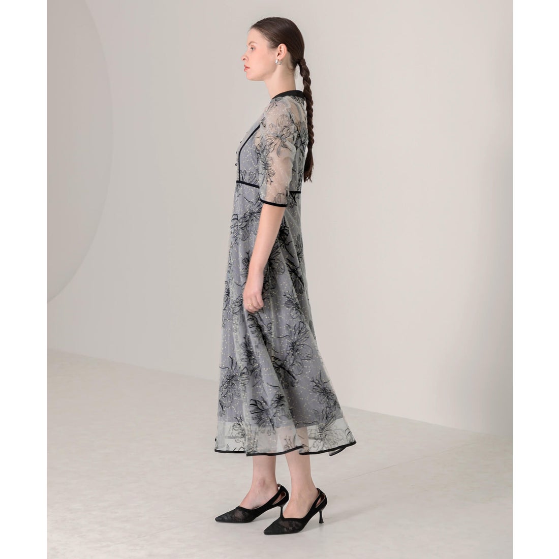 レジャ Leja 配色パピングプチハイネック花柄刺繍ラメレースロング丈