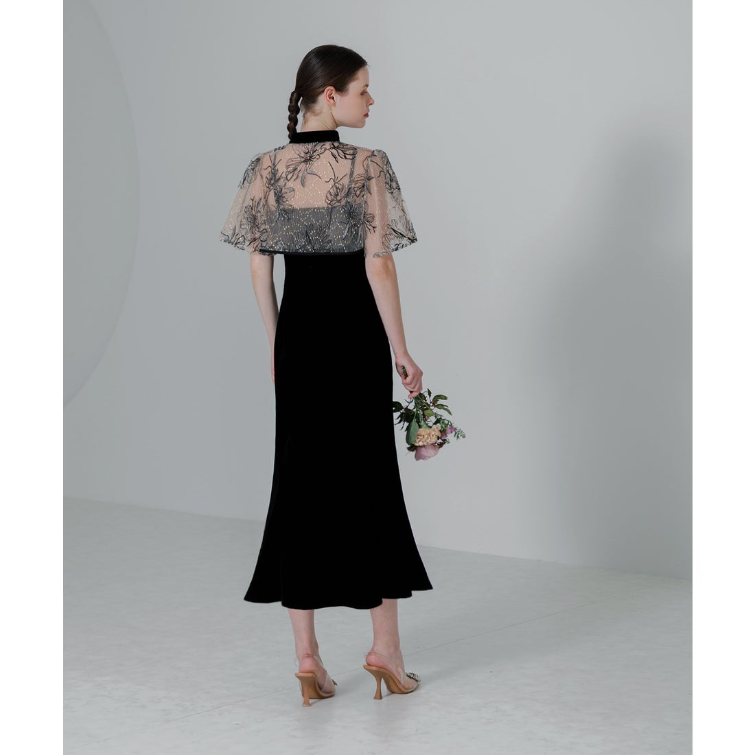 レジャ Leja 配色パイピング花柄刺繍ボレロ付きベロアマーメイドキャミ