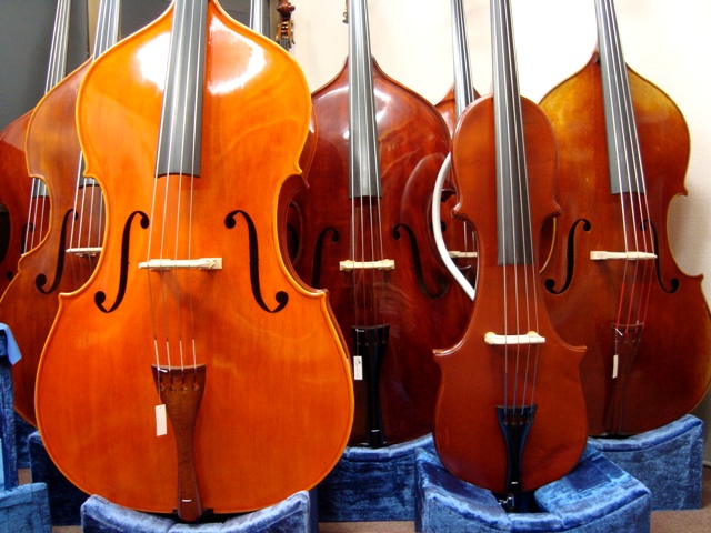 国産コントラバス4弦