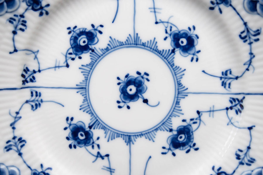 ロイヤル・コペンハーゲン ブルーフルーテッドフルレース 17cmプレート