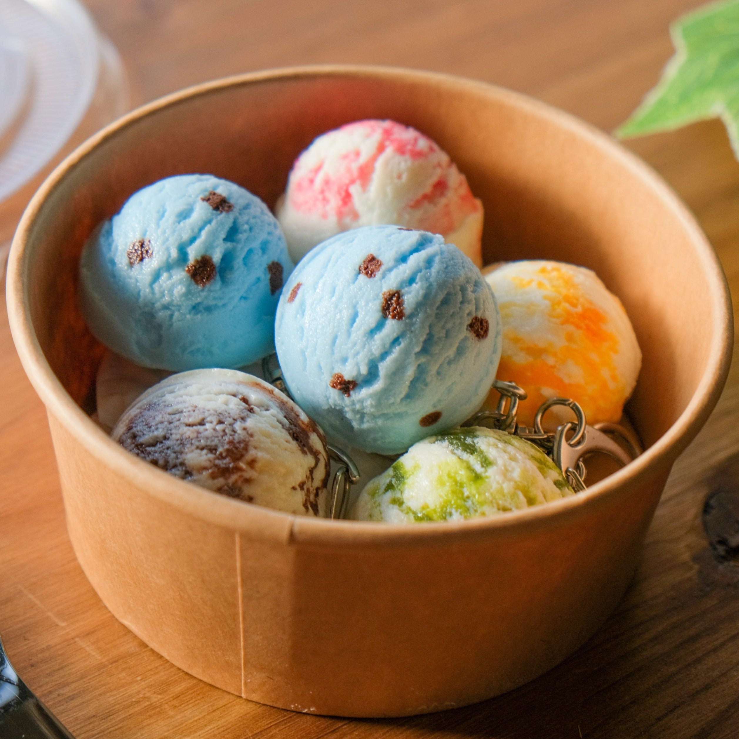 食品サンプル(IWASAKI)「アイス(抹茶)のキーリング 」 – 元祖食品