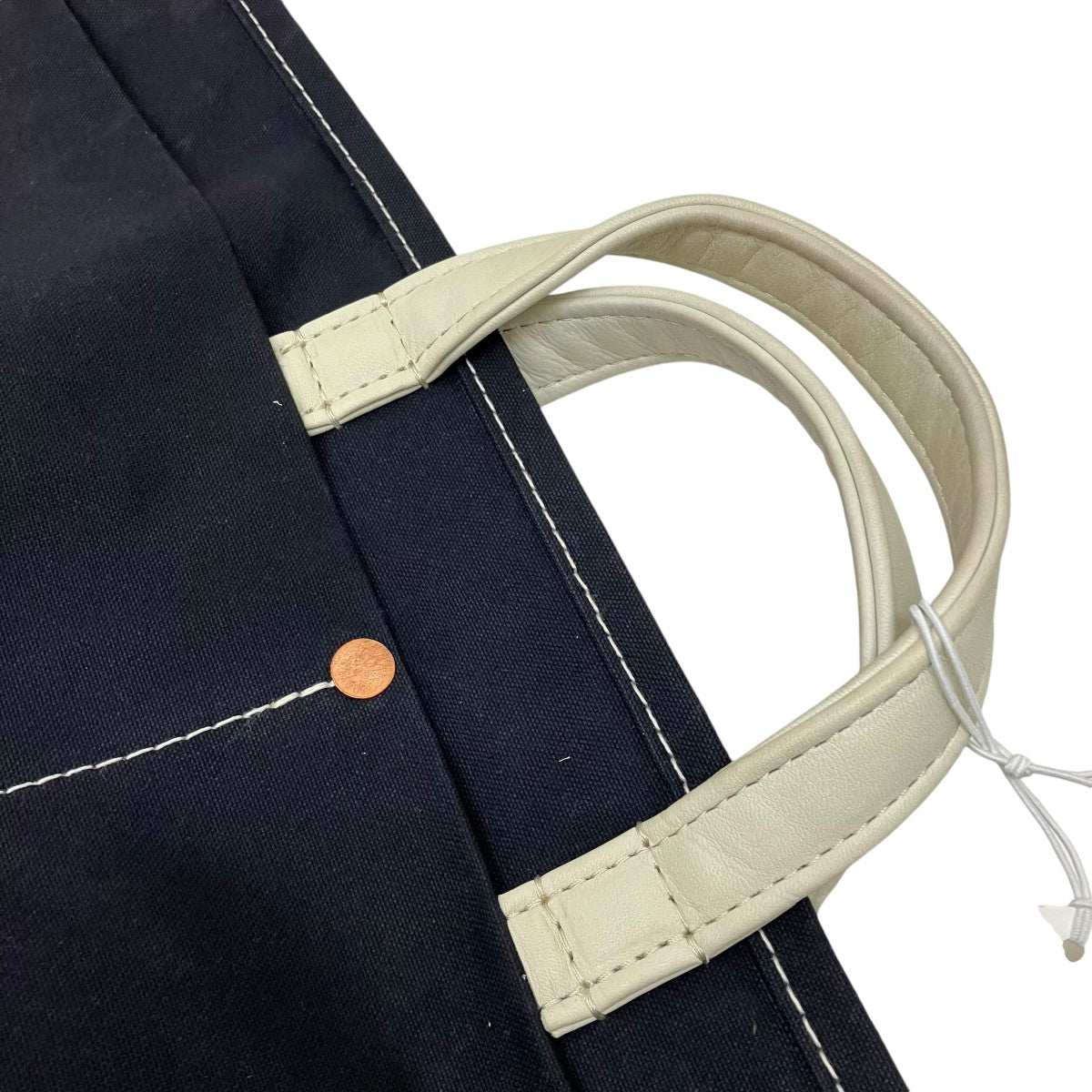 This is a(n)(ディスイズアン) Base Tote L musterwerk別注トート