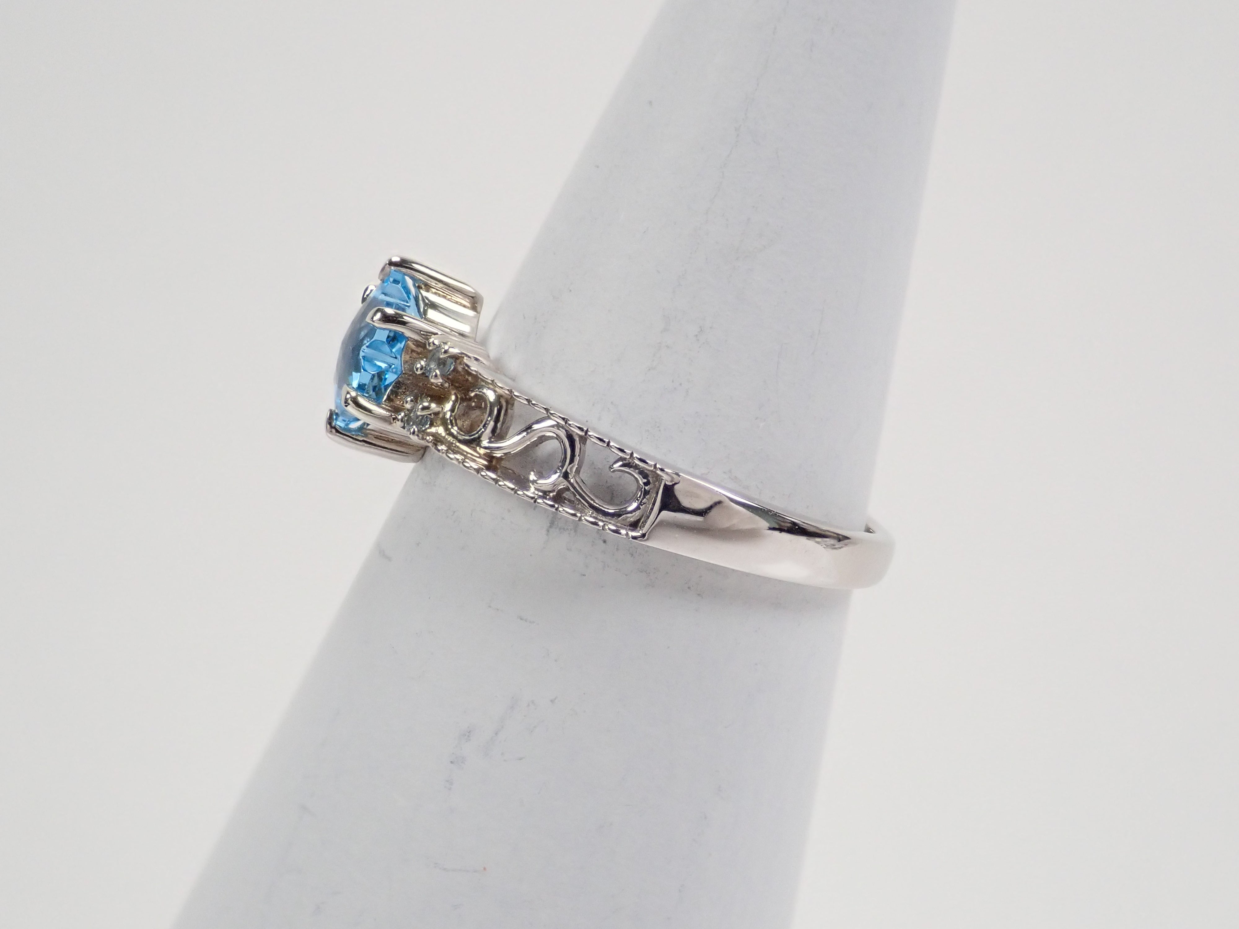 Pt950ブラジル産スイスブルートパーズ0.756ct・アクアマリンリング