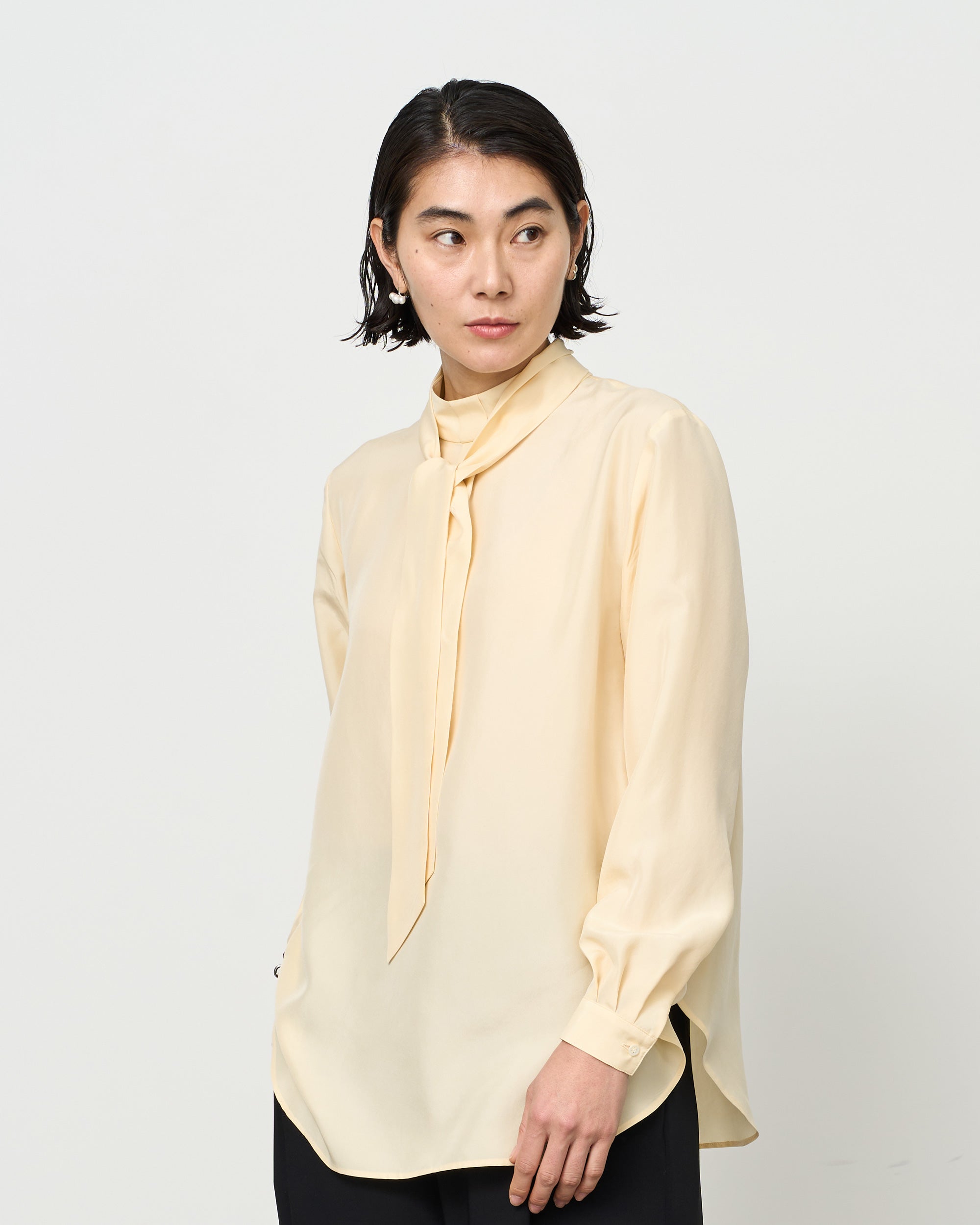 シルクボウタイブラウス - SOÉJU online store｜上質な大人の女性の