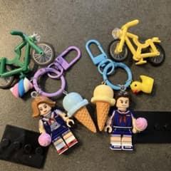 ストレンジャーシングス ミニフィグ キーホルダー 2個セット - メルカリ