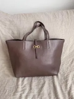 フェラガモ ダブルガンチーニ レザー トートバッグ ダークブラウン