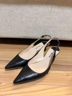 2026年最新】MIUMIU パンプスの人気アイテム - メルカリ