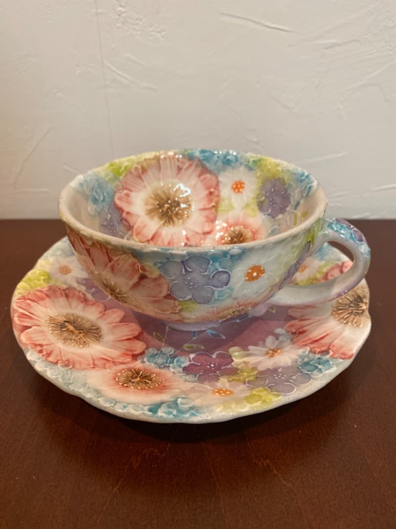 未使用　ゆずりはコーヒー碗皿　紫京花 工房ゆずりは 湯呑茶碗 花かざり 瀬戸焼 花柄 優しい感性 女性だけの