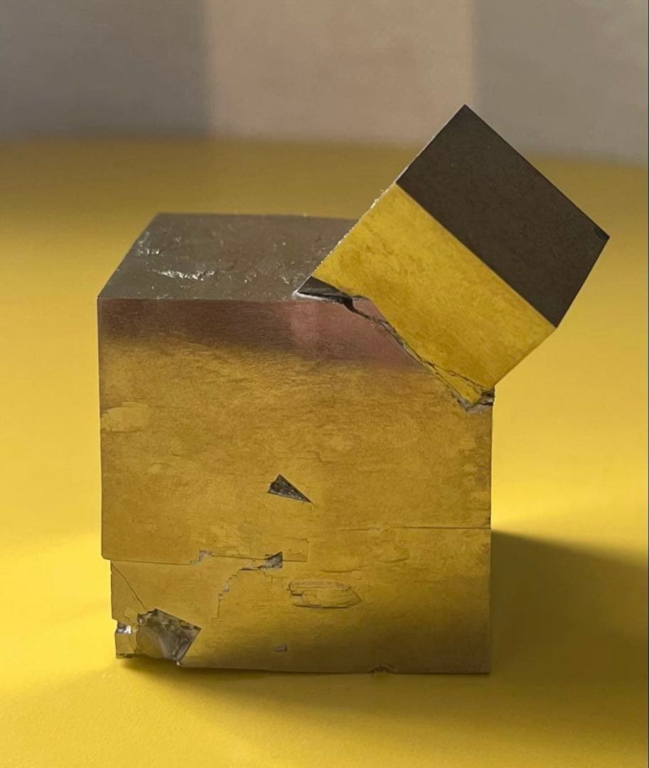 パイライト　原石　天然石　273g パイライト 結晶 母岩付き キュービックパイライト 原石 種類お任せ