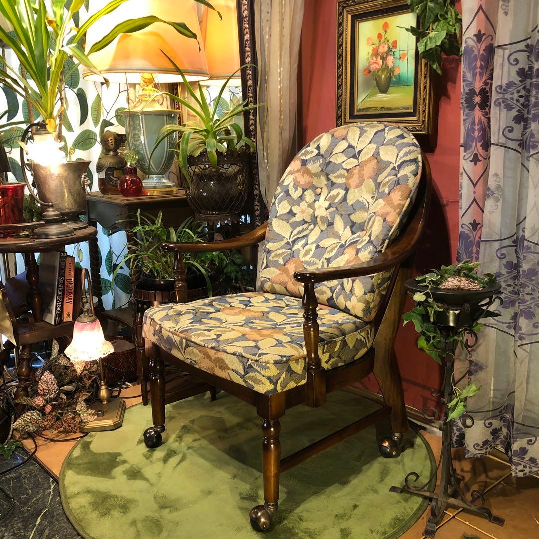 Sale 美品　カリモク　ヴィンテージ　ボールキャスター　 コロニアル チェア Sale カリモク ヴィンテージ ボールキャスター コロニアル チェア