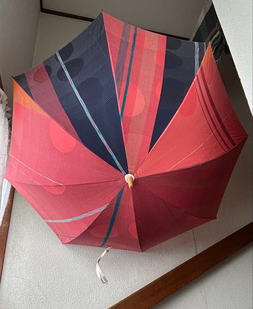 【新品未使用】タマキニイメ 晴雨兼用　　　　　　　世界でたった一本の傘になります 折りたたみ傘 撥水・UV加工 晴雨兼用 50cm tamaki niime 玉木新雌 よけ