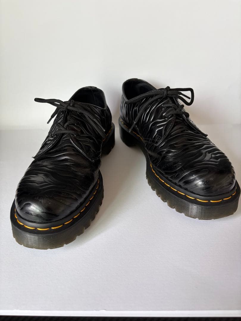 希少】ドクターマーチン ゼブラ エンボス 3ホール 厚底 黒 UK9 - メルカリ
