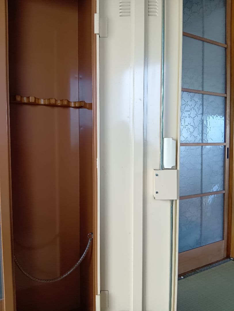 たっきー、鍵付きガンロッカー Amazon.co.jp: 電子ロック式 ガンロッカー 3艇用 テンキー式 銃刀保管