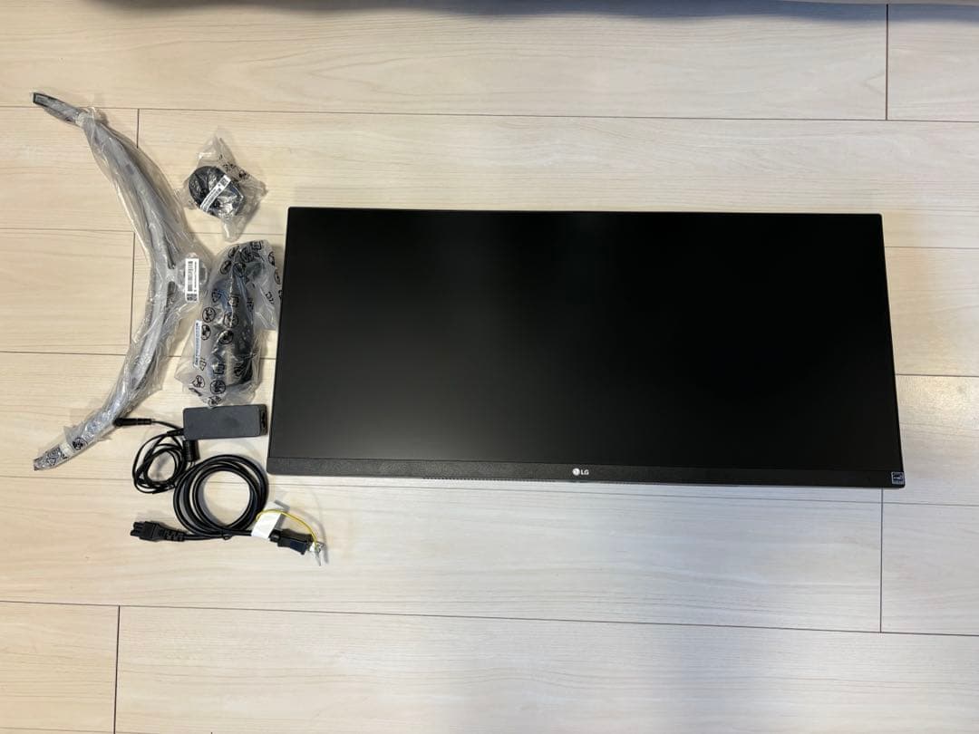 LG製 29インチ ウルトラワイドモニター 29WQ500-B Amazon.co.jp: LG モニター ディスプレイ 平面 29WQ500-B 29インチ