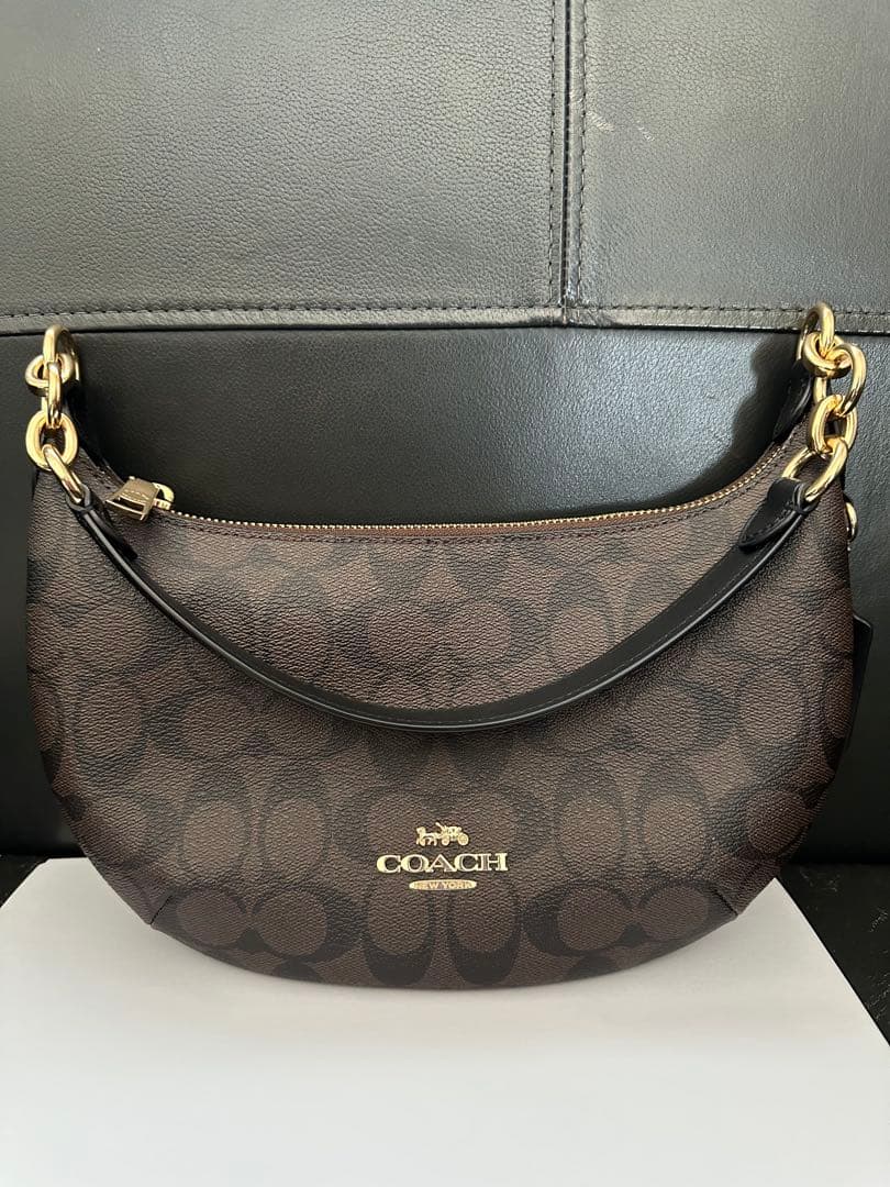 COACH ロゴ入りブラウンバッグ COACH ロゴ入りショルダーバッグ ブラウン - メルカリ