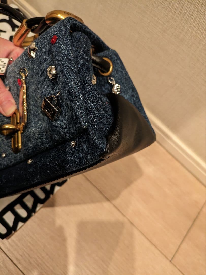 マークジェイコブス ザトリンケット チャーム デニム ミニデュアル