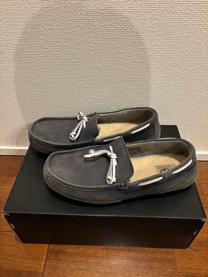UGG グレー モカシン - メルカリ