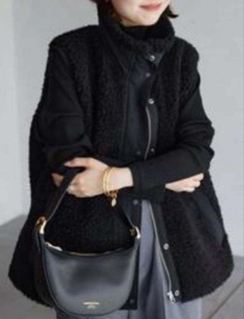 i*0様 【SLOBE IENA】ECOPELボアショートベスト - メルカリ