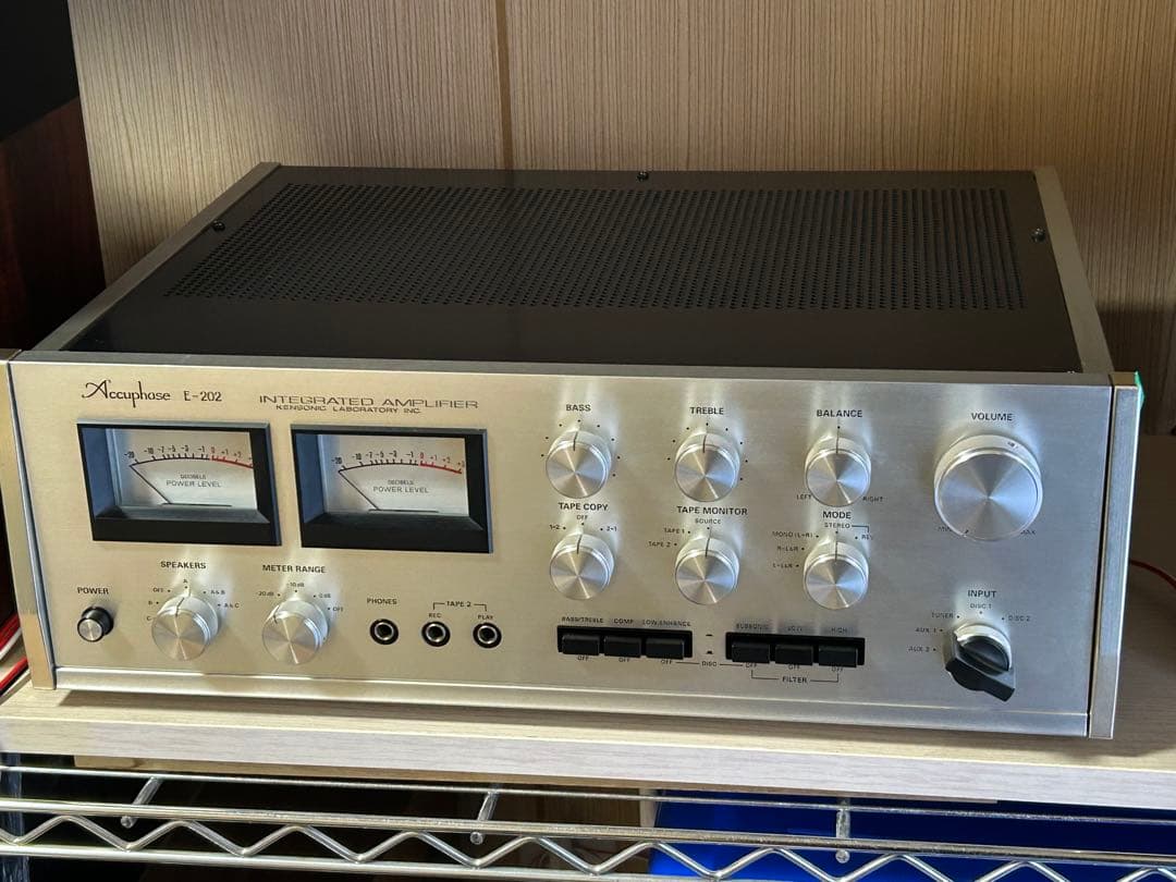 アキュフェーズE-202 プリメイン アンプ Accuphase E-202の仕様 アキュフェーズ