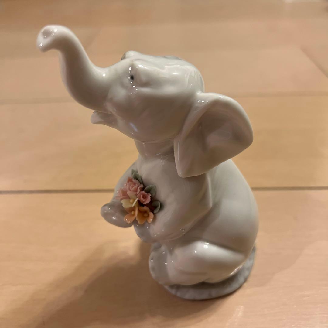 リヤドロ（LLADRO）の磁器フィギュリン リヤドロ / LLADRO 花車フィギュリン スペイン 磁器 コレクション 置物