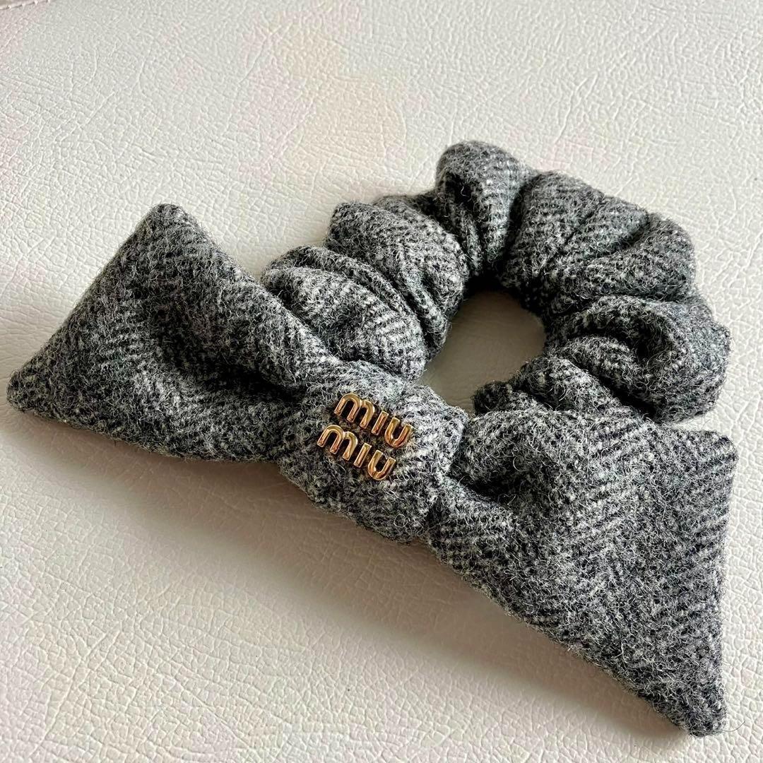 miumiu ミュウミュウ シェブロン ウール リボンシュシュ グレー miumiu グレーチェック ウールシュシュ リボンシュシュ miumiu ミュウ