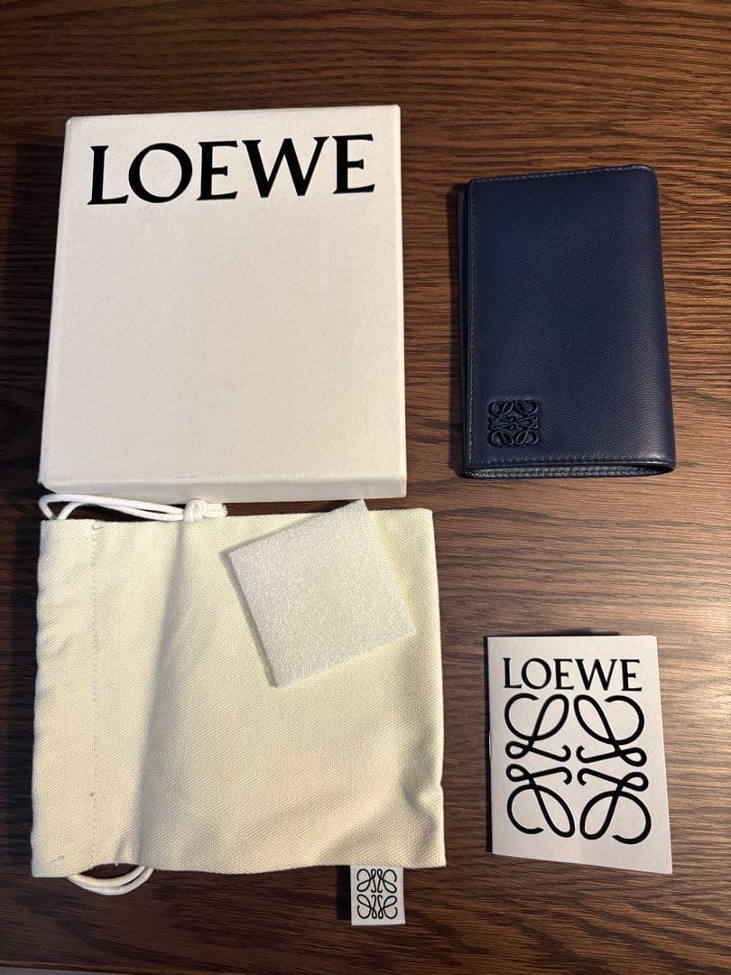 おもち　LOEWE 二つ折り財布 ネイビー 中古・古着通販】LOEWE (ロエベ) 2つ折り財布 ネイビー｜ブランド