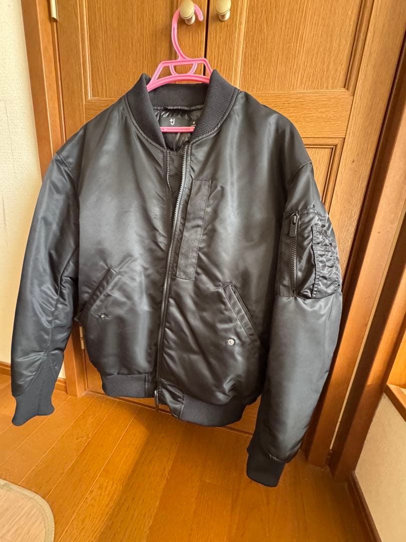 即購入⭕️ ユニクロ +J ハイブリッドダウンオーバーサイズMA-1ブルゾン M 大人のユニクロ】伝説の「＋J」ダウンが再び復刻。超最速で着てみた