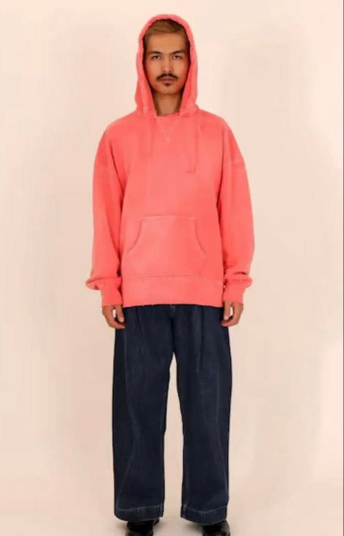 【ANCELLM / アンセルム】WISM 別注 ダメージスエットパーカー WISM（ウィズム）の「【ANCELLM / アンセルム】WISM 別注 DAMAGE SWEAT