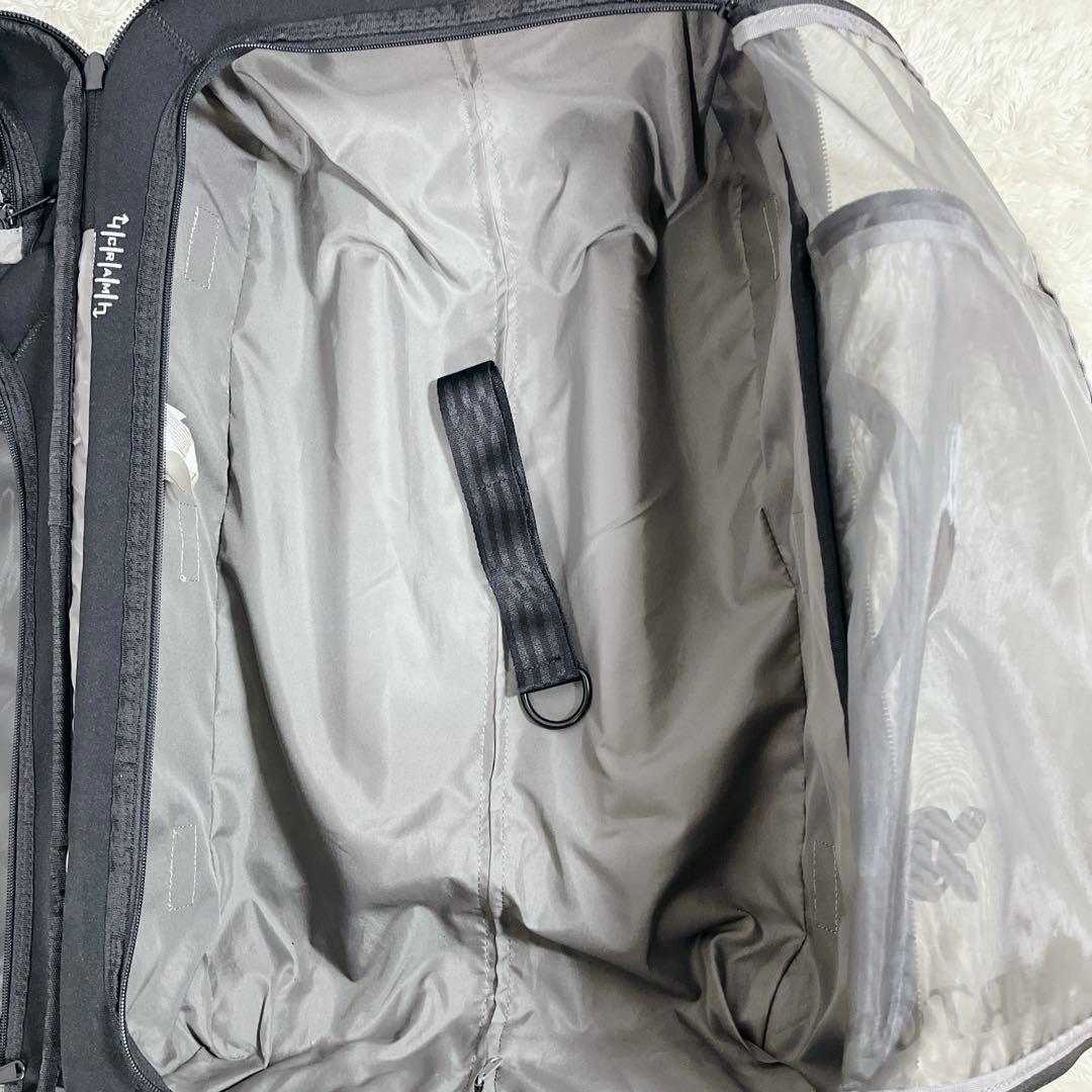 バートン ウィーリー フライト デック 38L トラベルバッグ キャリー