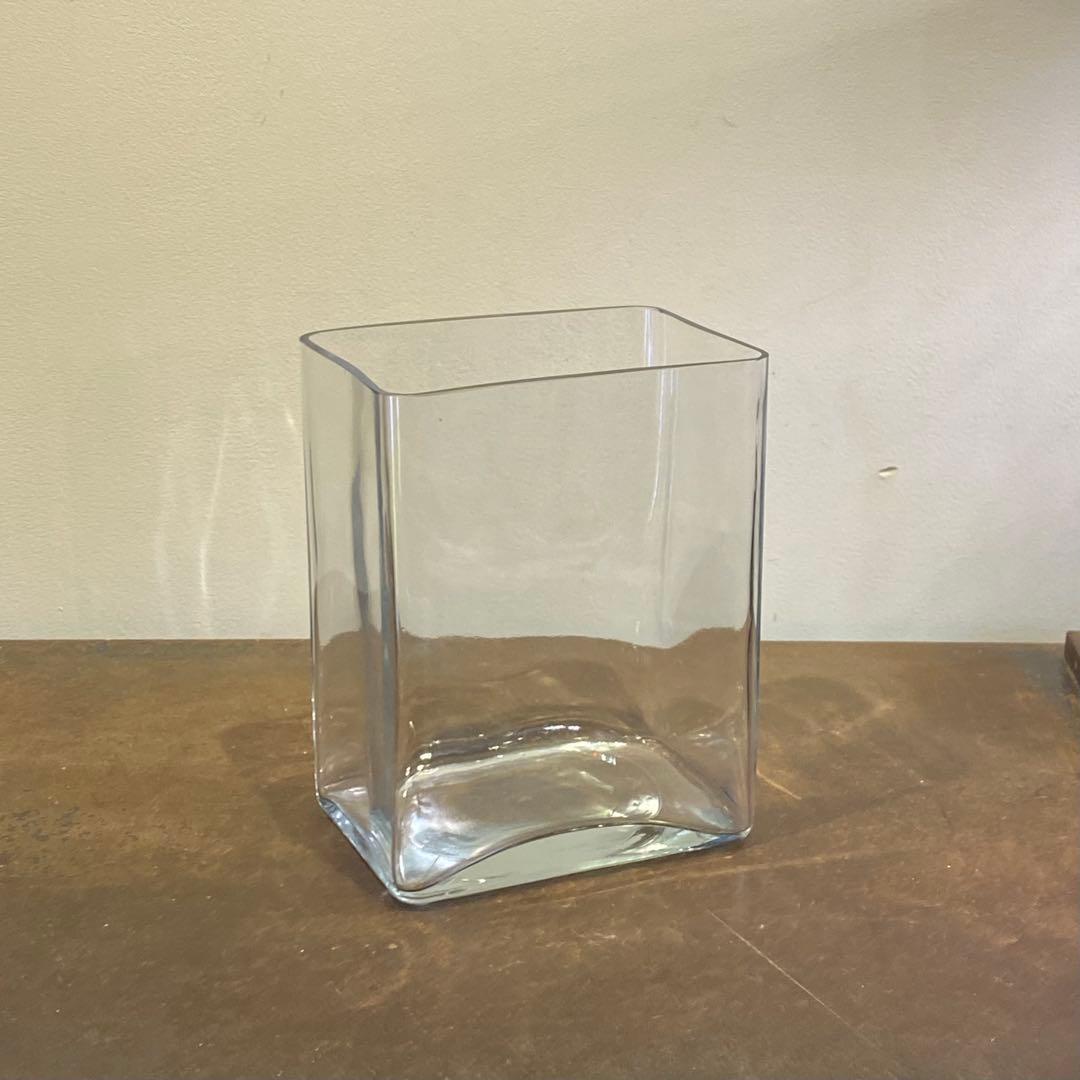 古いガラスのうつわ と 三つ脚金属器 二点セット 古道具 古いガラスのうつわ と 三つ脚金属器 二点セット 古道具