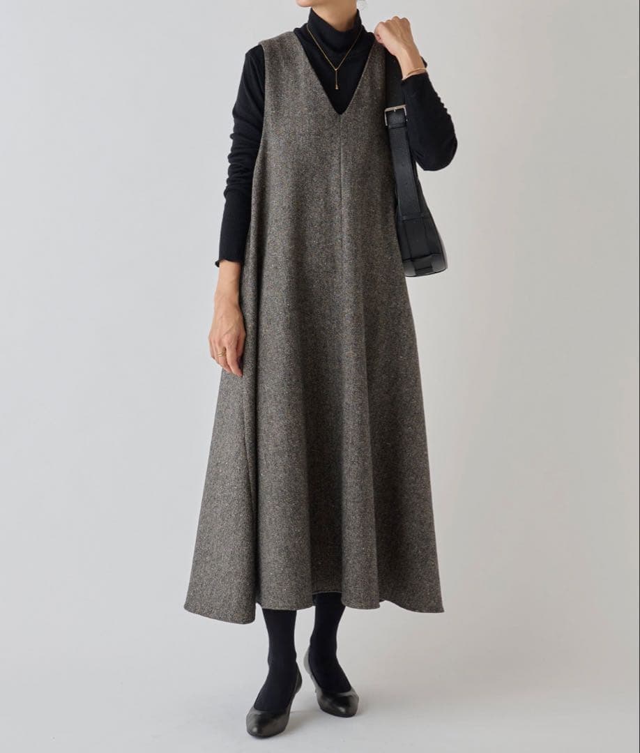 【24SS美品】BEARDSLEY✴︎カラーネップジャンパースカート　サイズ1 黒 BEARDSLEY（ビアズリー）の「〈シーズンレス〉ジャンパースカート