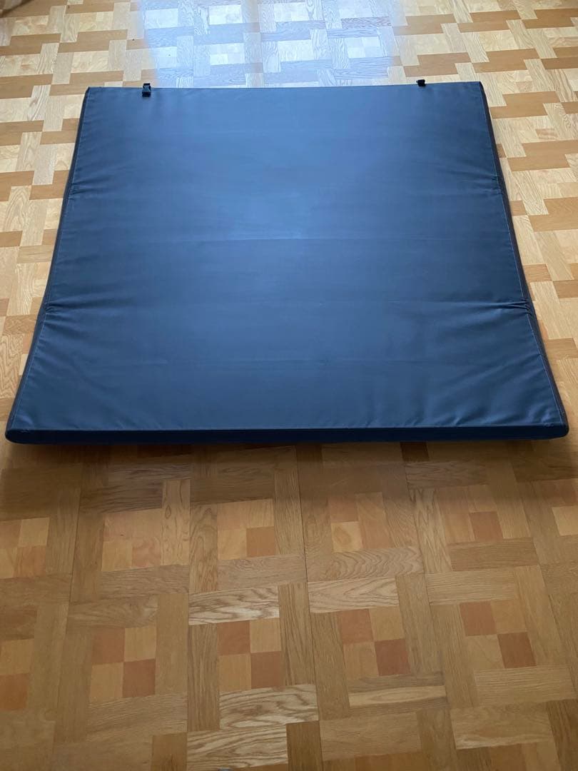 まさよしハイラックス　トノカバー　GUN125 三つ折り ハイラックス BAK Industries 正規品 BAKFlip F1 トノカバー トヨタ