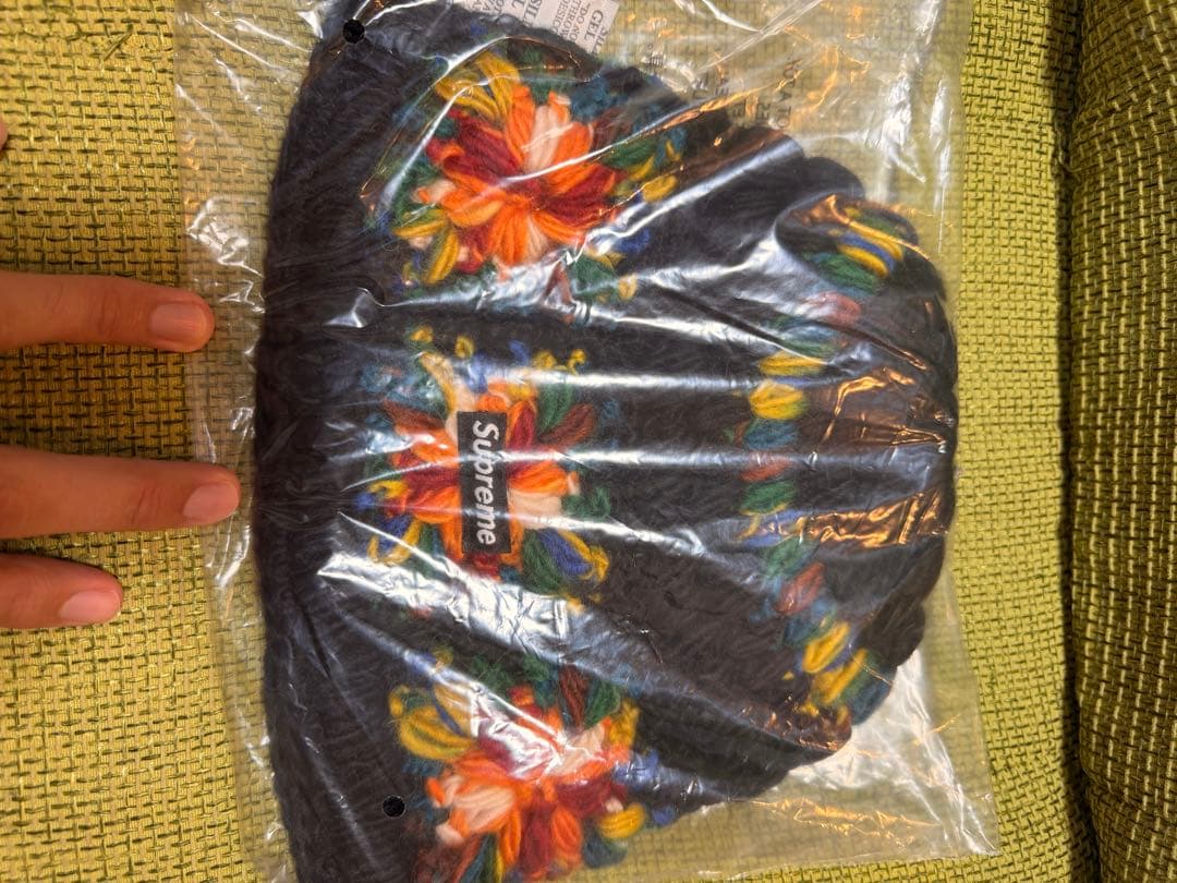 Supreme 花柄刺繍 ニット帽 黒 Champion（チャンピオン） フラワー ニット帽 レディース フリース