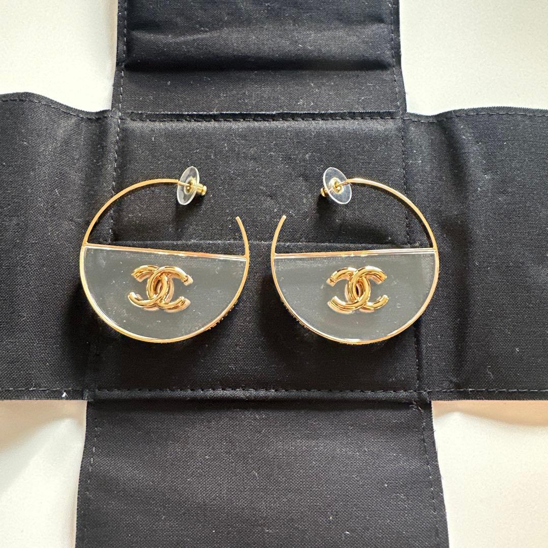 シャネル　ピアス　クリア　スケルトン　ゴールド　フープ 新品未使用 シャネル フープピアス ロゴゴールド 26P 最新作 ココ