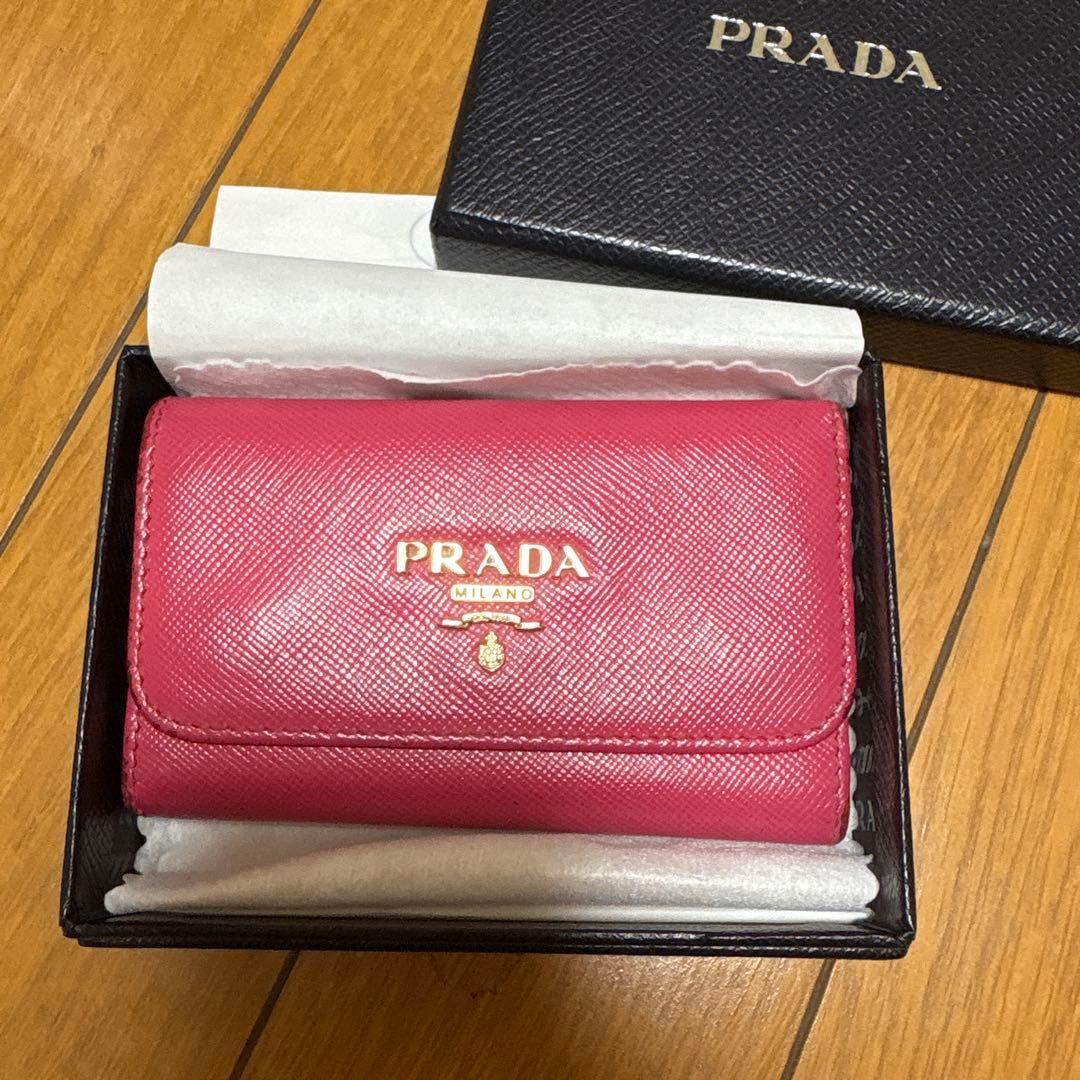 PRADA プラダ サフィアーノレザー キーケース ピンク - メルカリ