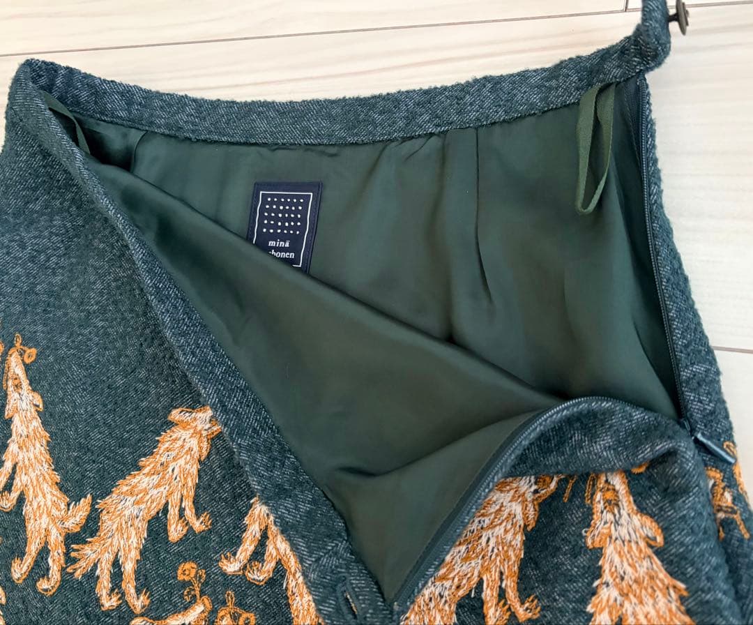 特別アイテム】ミナペルホネン ⚮̈﻿ wolf&flower セミフレアスカート