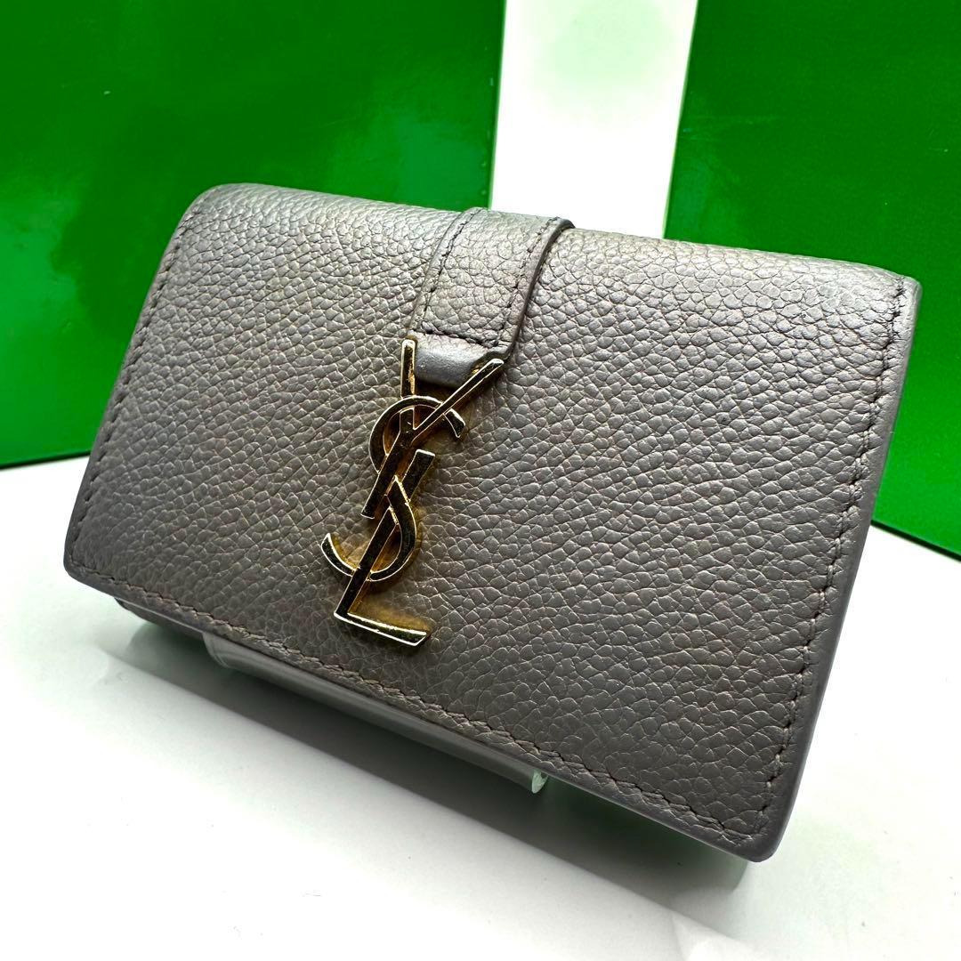 【極美品✨】サンローラン キーケース カサンドラ グレー×ゴールド金具 シボ革 SAINT LAURENT - サンローラン パリ YSLロゴキーケース 6連キーケース