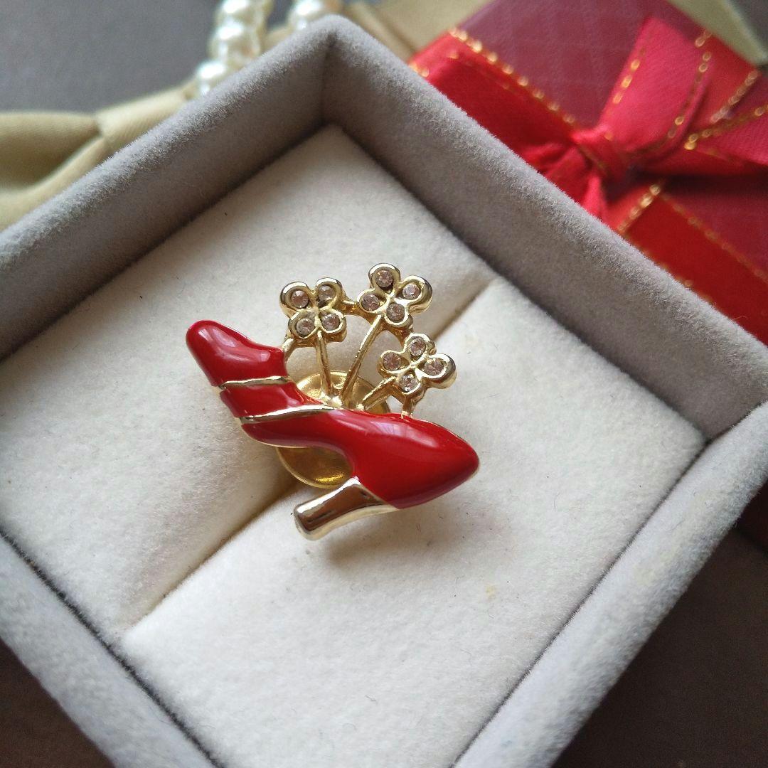 ヴィンテージ レッド パンプスピンブローチ ラペルピン 赤い靴 ヒール