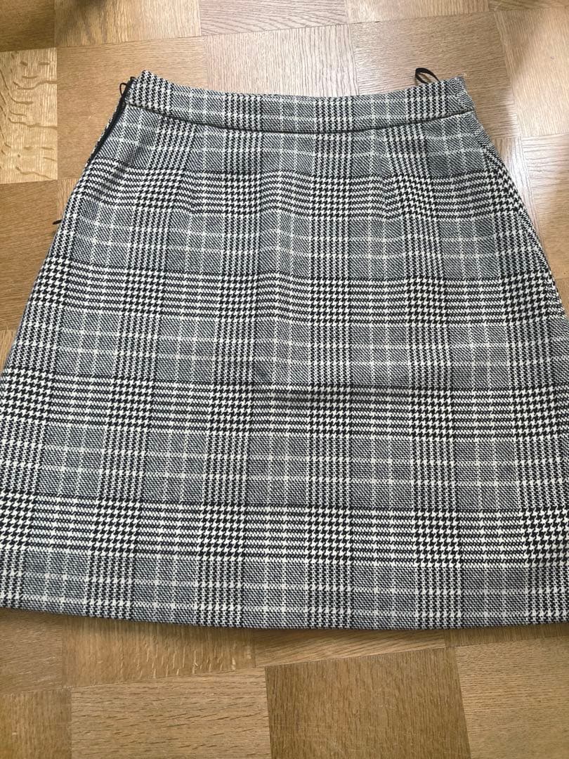 miu miuスカート　冬物　厚手　ウール　カシミヤ MIU MIU(ミュウミュウ) ウールプリーツスカートMG2052 MG2052 ネイビー