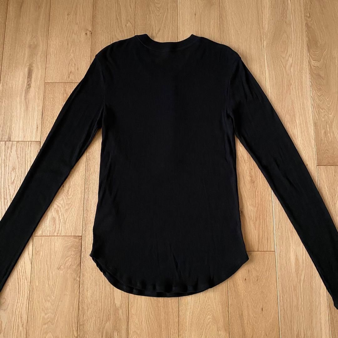 美品 ETRE TOKYO フロントホックソフトプルオーバー 黒 ヘンリーネック