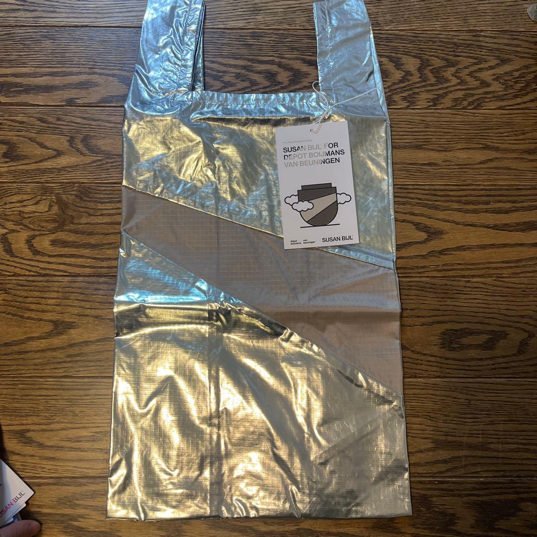 スーザンベル ミラー エコバッグM シルバー 新品未使用 - メルカリ