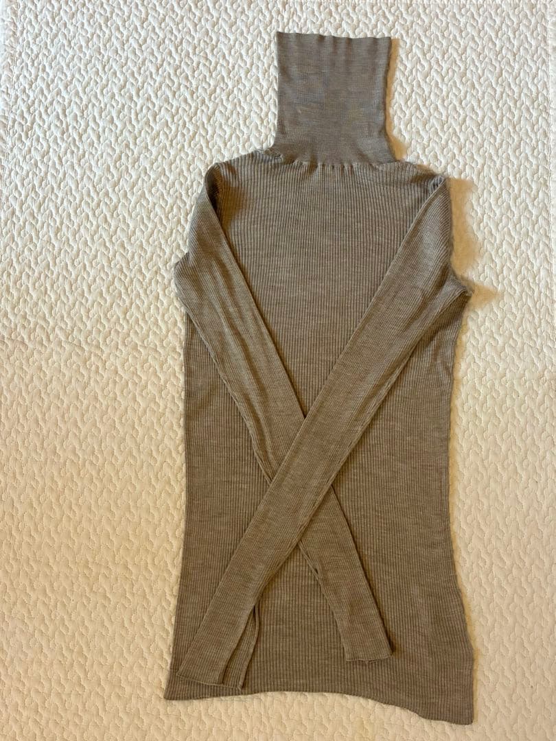 Chaos シルクリブタートルネックニット シルク100% ベージュ Chaos(カオス)の18Gシルクリブタートルネックニット通販 | 集英社HAPPY