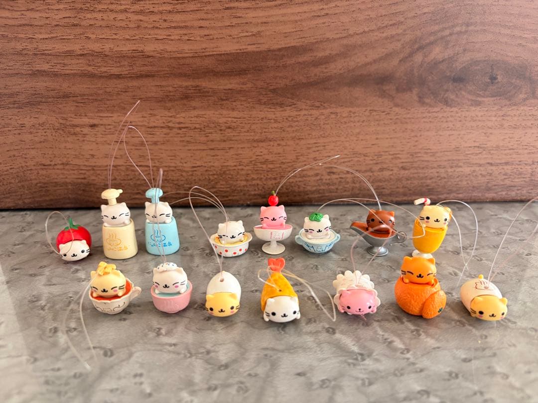 にゃんにゃんにゃんこキャラクター ストラップ 16個セット まとめ売り】にゃんにゃんにゃんこ♡ストラップセット - メルカリ
