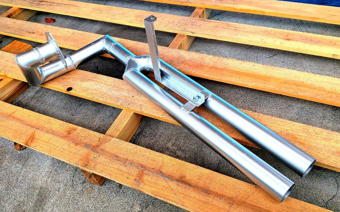 NEWキャンター　ジェネキャン　ダブル出し　マフラー　！　デコトラ Yahoo!オークション - NEWキャンター ポン付け ダブルマフラー ジェネ