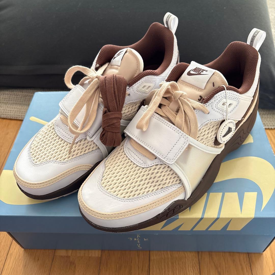 NIKE Travis Scott × Nike Zoom Field Jaxx A First Look at the Travis Scott x Nike Zoom Field Jaxx 'Leche