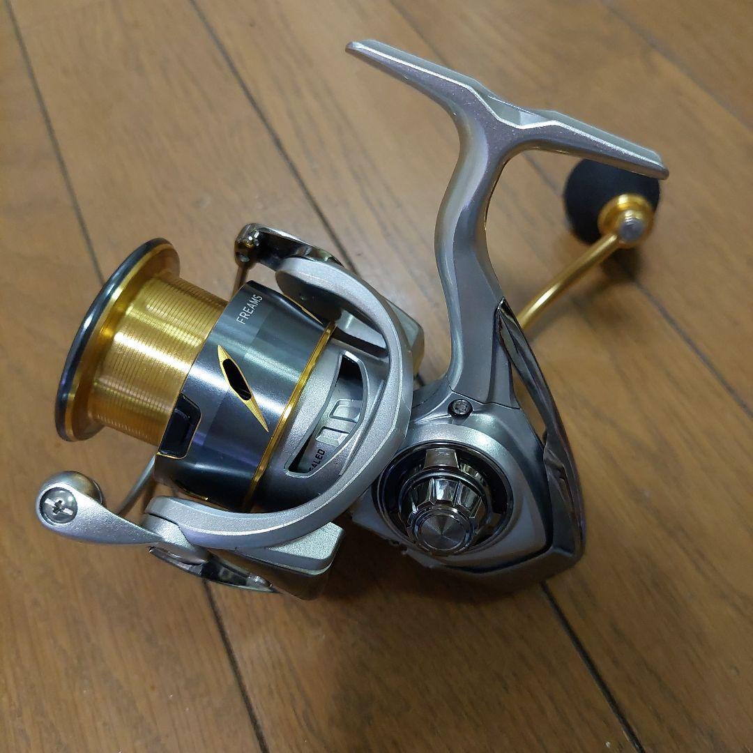 の*す様 21フリームスLT4000ーC ダイワ フリームス LT4000-C (リール) 価格比較 - 価格.com