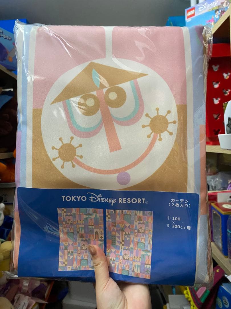 Happiness Everywhere イッツ・ア・スモールワールド カーテン 東京ディズニーランド イッツアスモールワールド カーテン2枚 - メルカリ